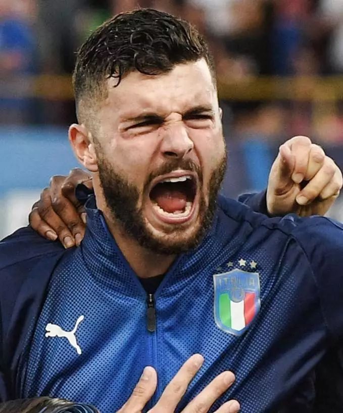 左脚低射 左脚低射